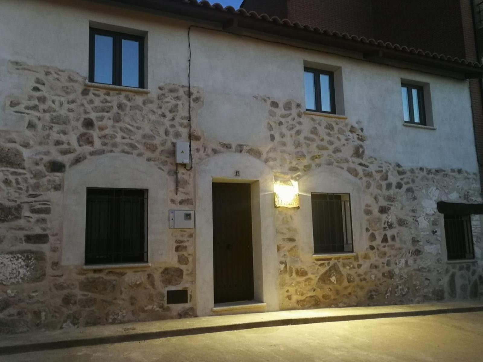 Casa Rural El Enebro 4 Estrellas Navamorcuende Eksteriør billede